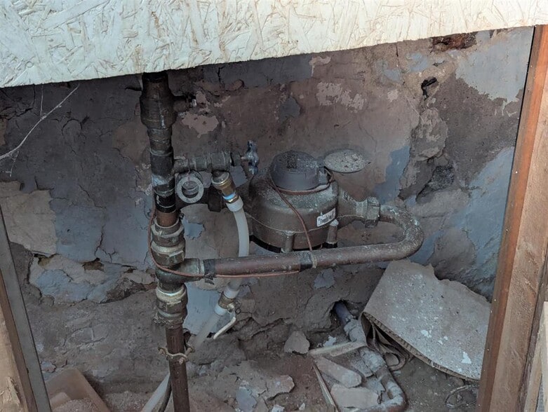 More Photos Of 16 Central st, Claremont Specialty For Sale