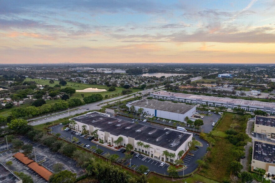 More Photos Of 6501 Nob Hill Rd, Tamarac Distribution For Lease