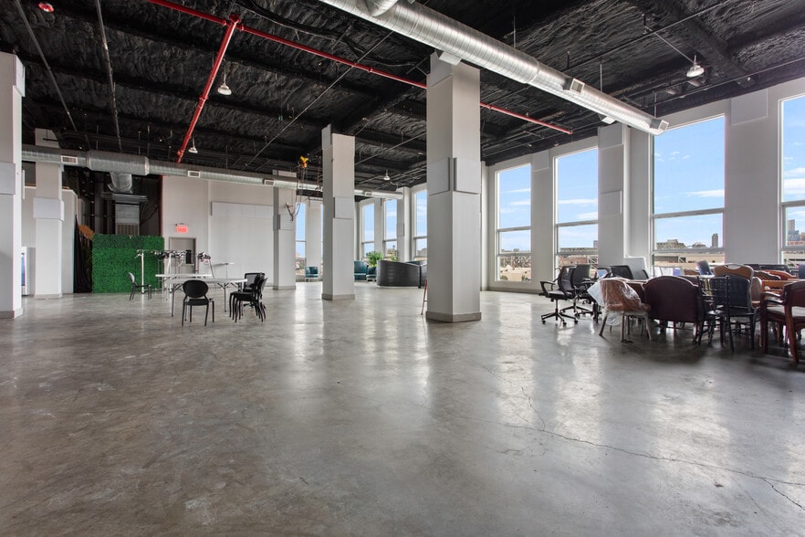 More Photos Of 84 14th St, Brooklyn Office For Lease