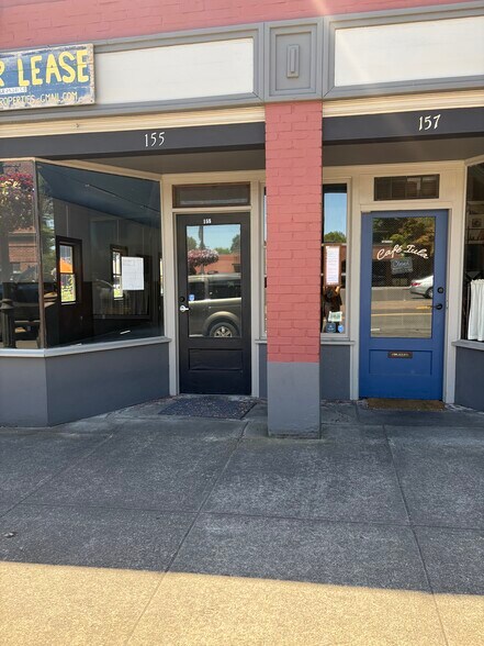 More Photos Of 155 Main St W, Monmouth Storefront For Lease
