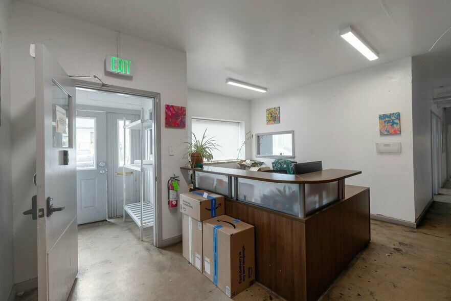 More Photos Of 2401 S Delaware St, Denver Manufacturing For Sale