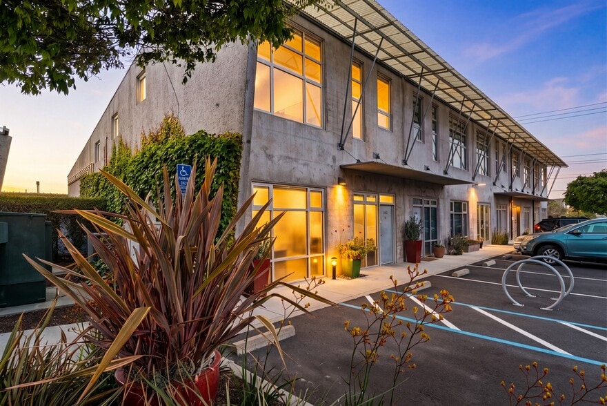 More Photos Of 108 High Rd, Santa Cruz Flex For Sale