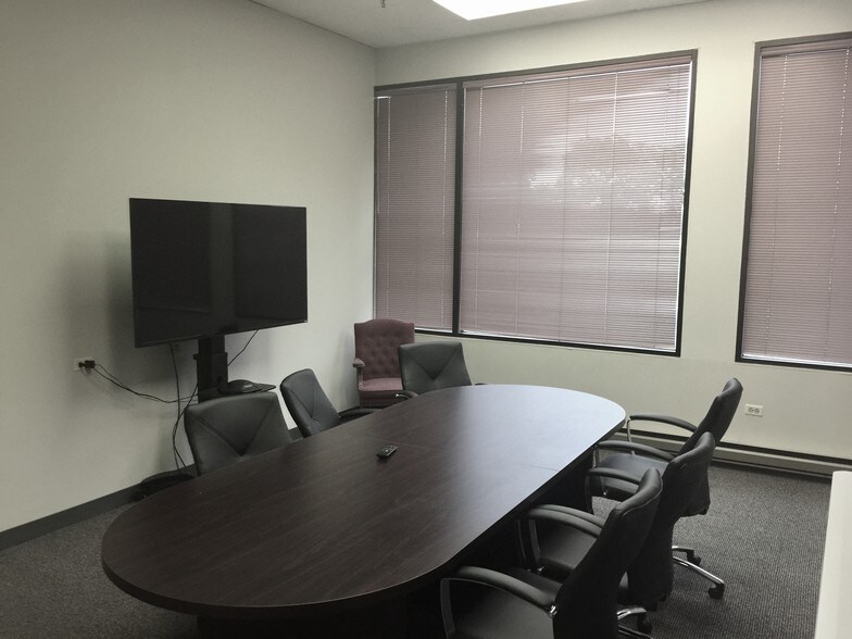 More Photos Of 1300 Greenbrook Blvd, Hanover Park Office For Sale