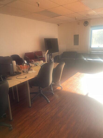 More Photos Of 1455 Monterey Pass Rd, Monterey Park Office Residential For Lease