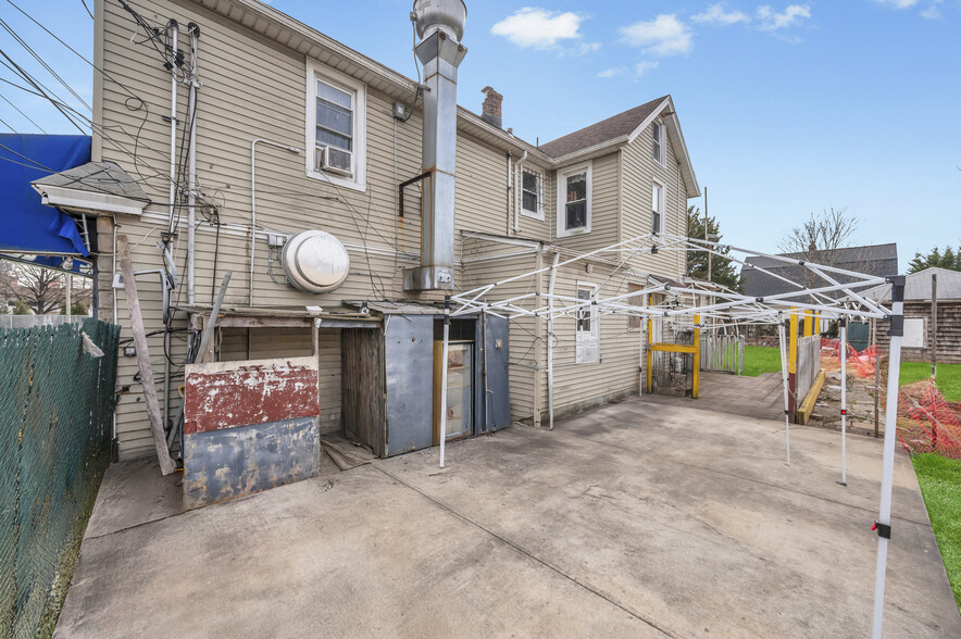 More Photos Of 307 Clinton St, Hempstead Storefront Retail Residential For Sale