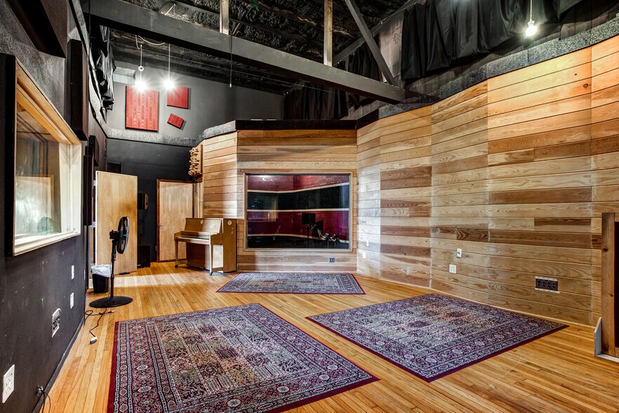 More Photos Of 4916 Shaw Ave, Saint Louis Warehouse For Sale