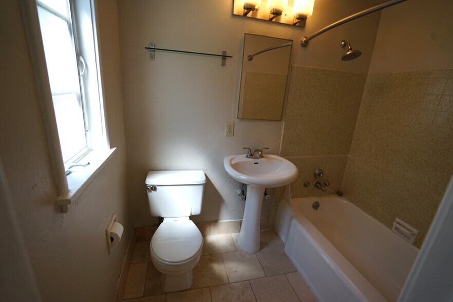 More Photos Of 1510 18th St, Sacramento Apartments For Sale