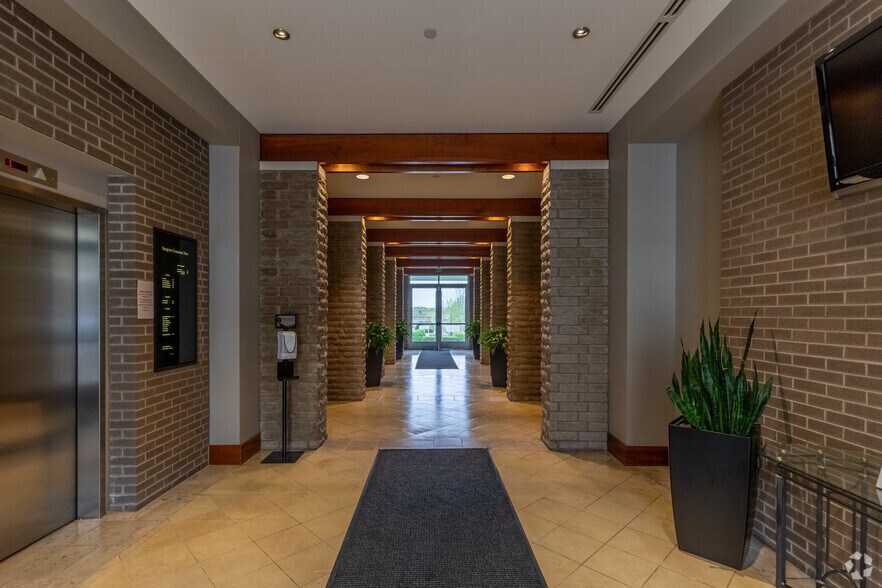 More Photos Of 100 Bluegrass Commons Blvd, Hendersonville Office For Lease