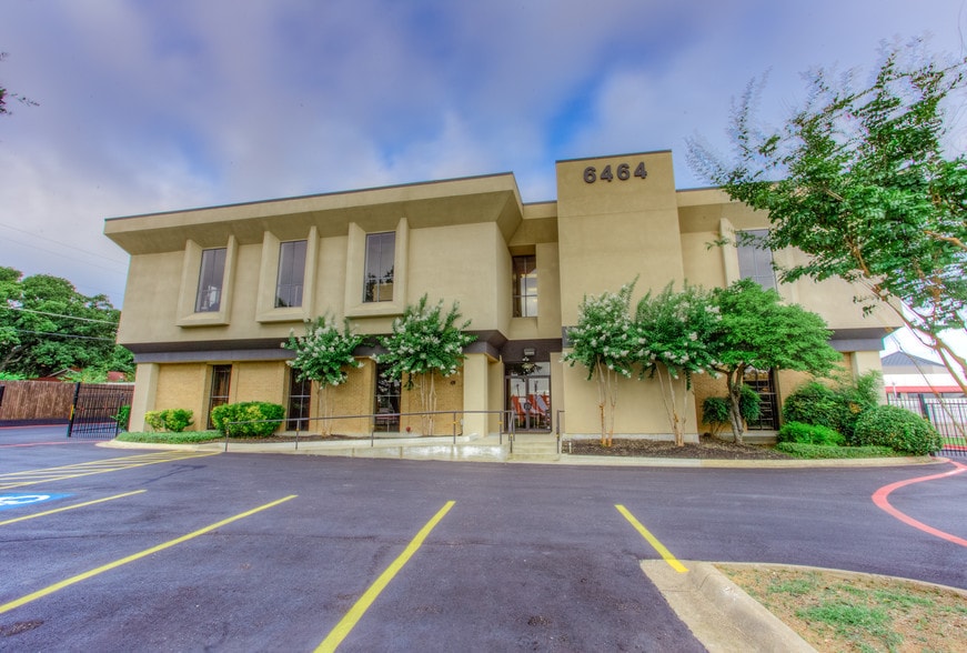 More Photos Of 6464 Brentwood Stair Rd, Fort Worth Office For Sale
