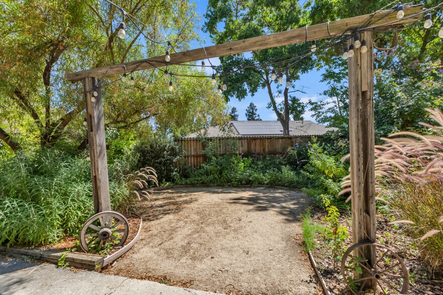 More Photos Of 9455 E Stockton Blvd, Elk Grove Specialty For Sale