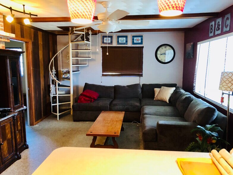 More Photos Of 815 2nd Ave NW, Largo Apartments For Sale