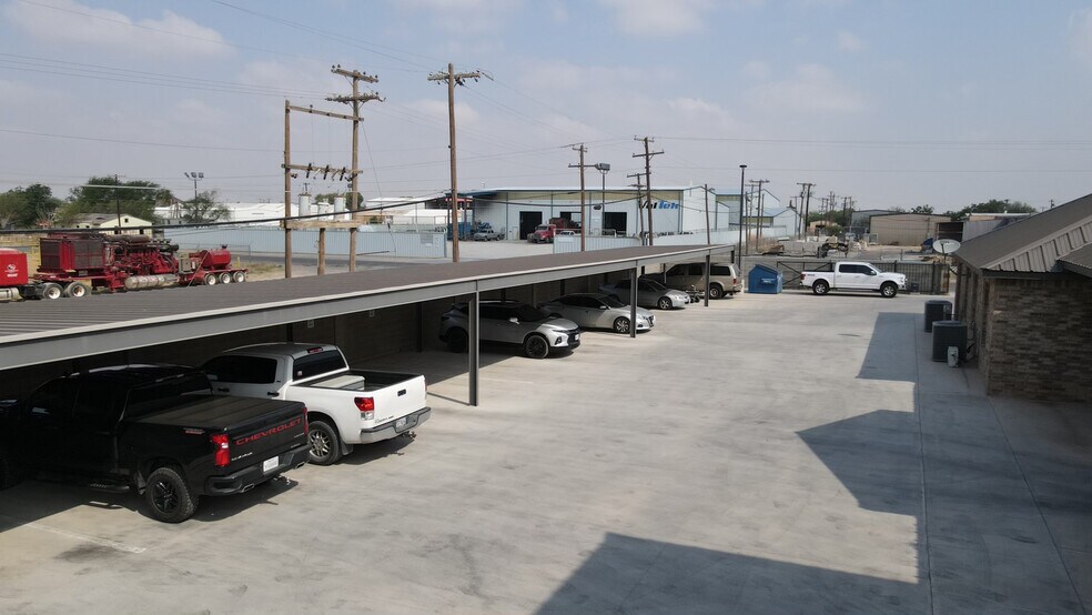 More Photos Of 4313 N County Rd W, Odessa Office For Sale