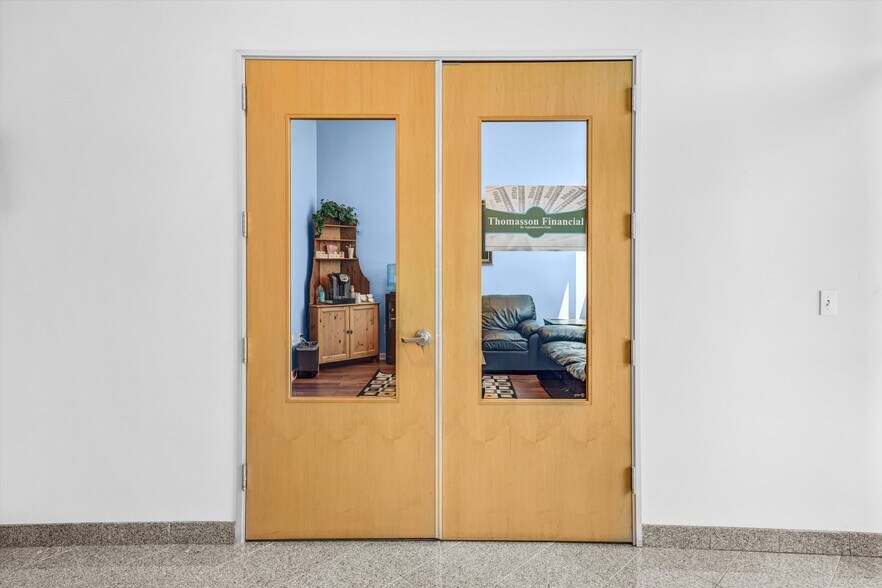 More Photos Of 863-885 N Douglas St, El Segundo Office For Sale