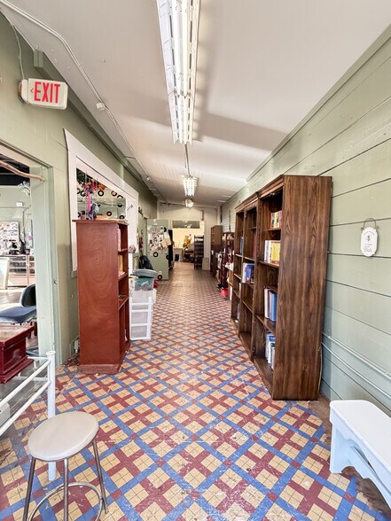 More Photos Of 5657 176th St, Surrey Storefront For Lease