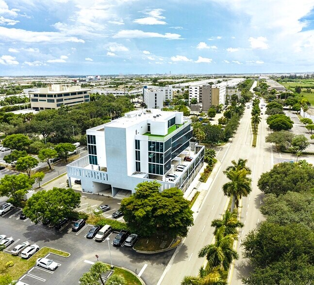 More Photos Of 10450 NW 33rd St, Doral Office For Sale