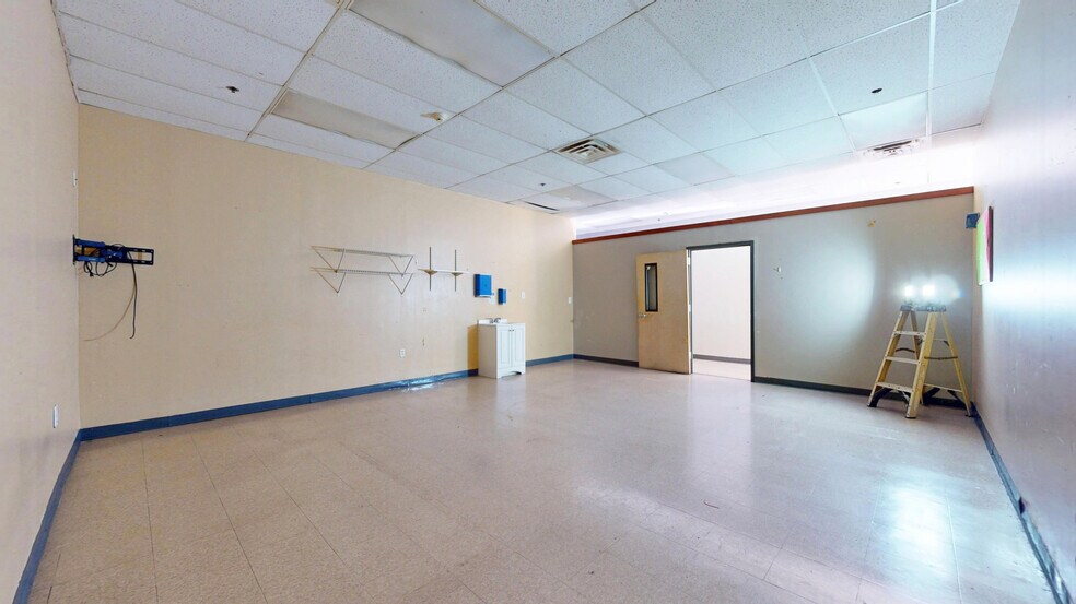 More Photos Of 45 S New York Ave, Galloway Unknown For Lease