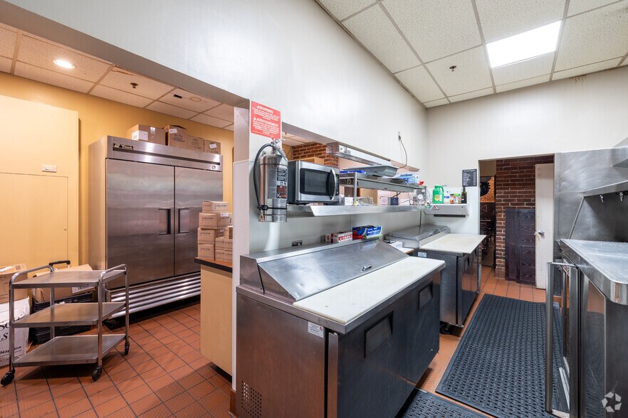 More Photos Of 418 - 436 NW 6th Ave, Portland Office For Lease