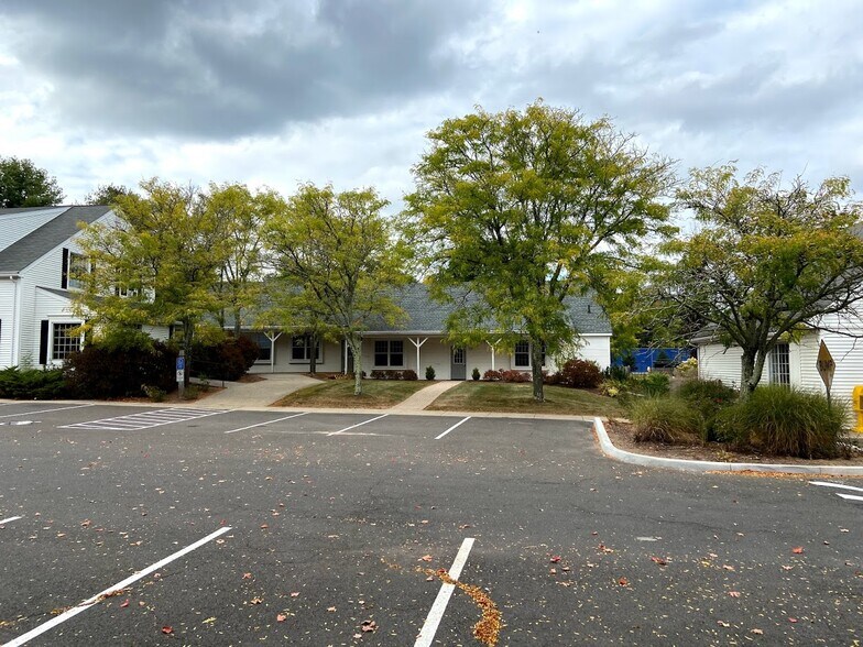 More Photos Of 395 W Avon Rd, Avon Office For Lease