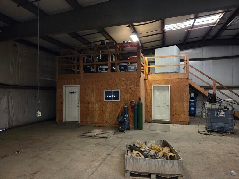 More Photos Of 217 Alfery Ln, Mount Pleasant Warehouse For Lease