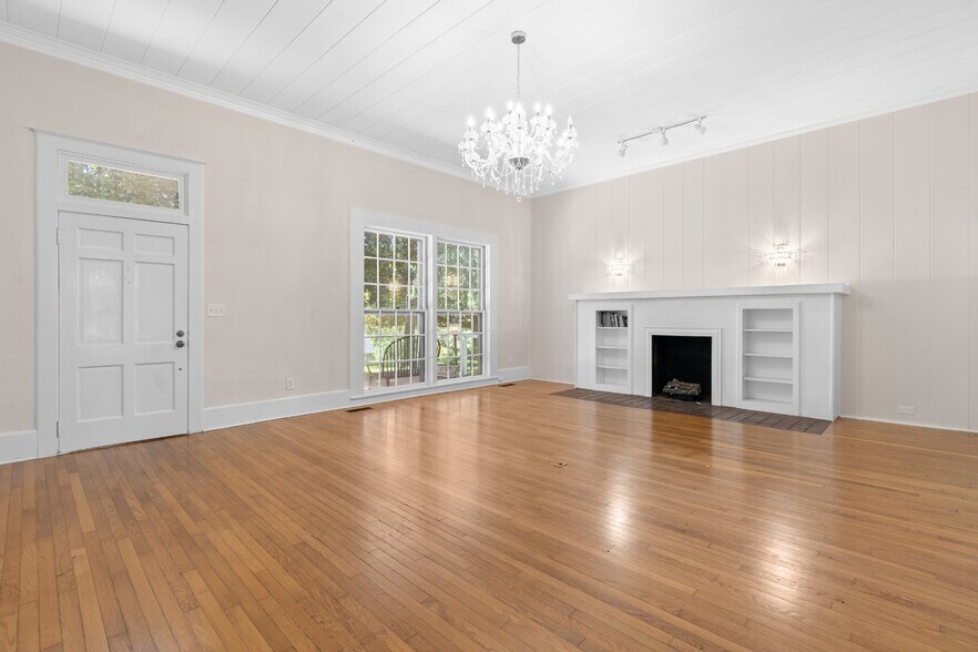 More Photos Of 219 Old Mill Rd, Winchester Office For Sale