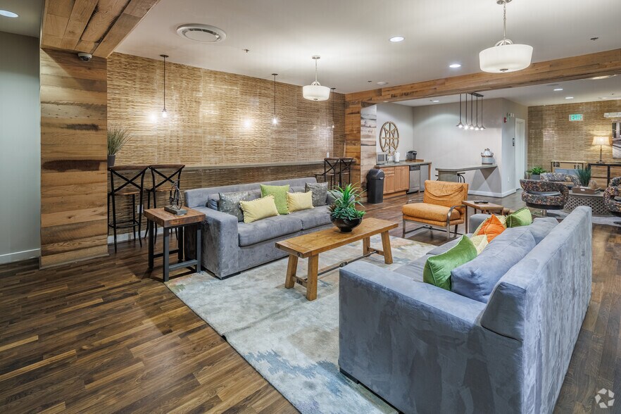 More Photos Of 622 S Broadway, Baltimore Apartments For Lease