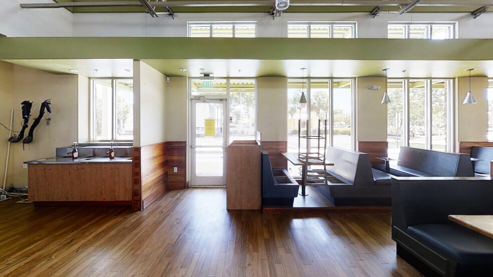 More Photos Of 1207 SE 17th St, Fort Lauderdale Restaurant For Lease