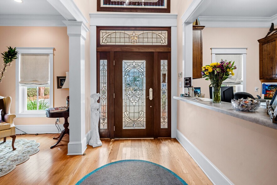 More Photos Of 202 S Mobile St, Fairhope Hospitality For Sale