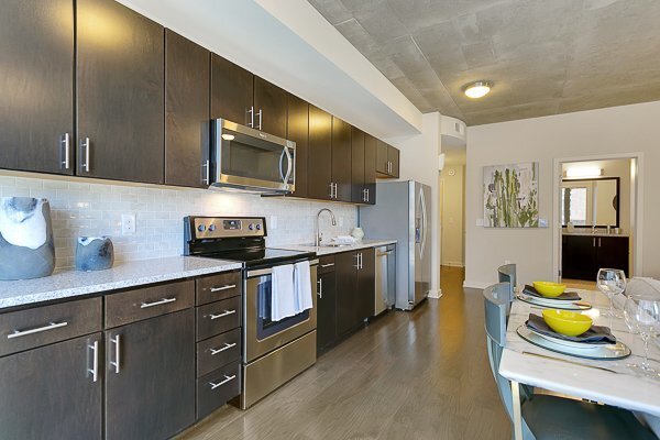 More Photos Of 1701 Payne St, Dallas Apartments For Lease