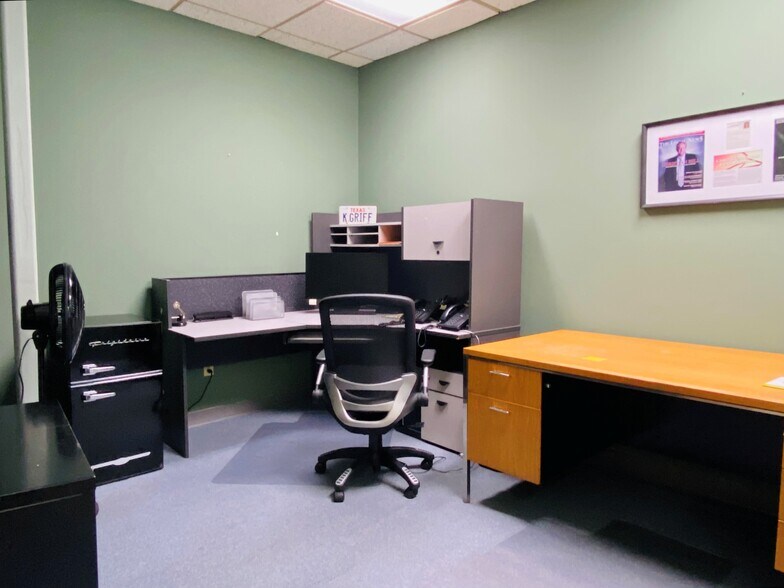 More Photos Of 12623 Jones Rd, Houston Medical For Sale