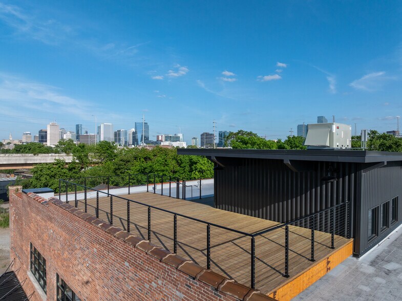 More Photos Of 706 19th Ave N, Nashville Office For Lease