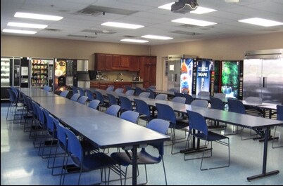 More Photos Of 501 W New Rd, Greenfield Warehouse For Lease