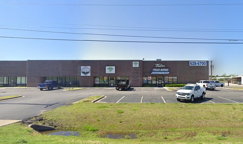 More Photos Of 9300-9322 E Broken Arrow Expressway, Tulsa Light Distribution For Lease