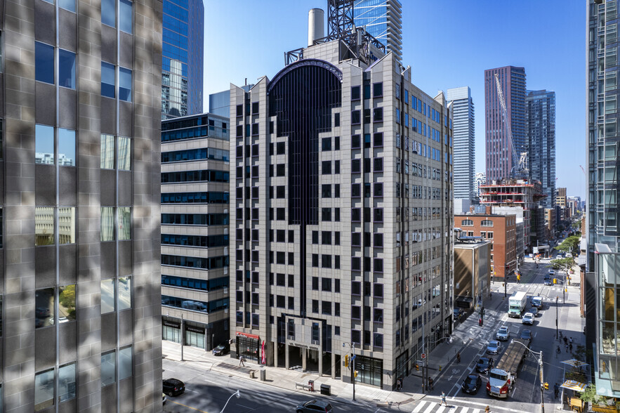 Primary Photo Of 170 University Ave, Toronto Office For Lease