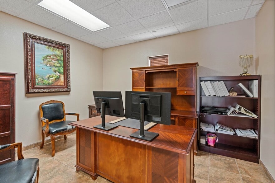 More Photos Of 159 Braddie Dr, Del Rio Light Distribution For Sale