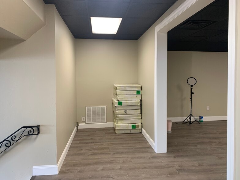 More Photos Of 488 Grafton St, Worcester Storefront Retail Office For Lease