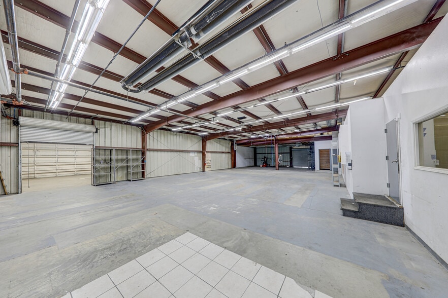 More Photos Of 4608 Rudnick Ct, Bakersfield Auto Dealership For Lease