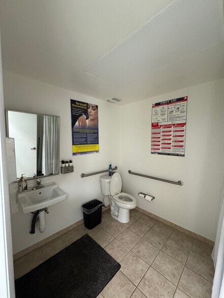 More Photos Of 1325 NW 98th Ct, Doral Warehouse For Sale