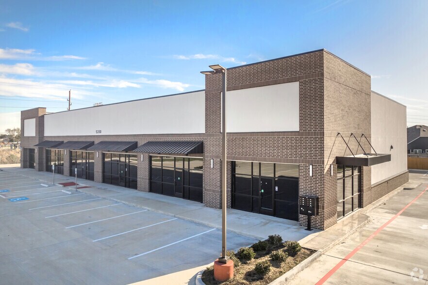 Primary Photo Of 5350 Fry Road, Katy General Retail For Lease