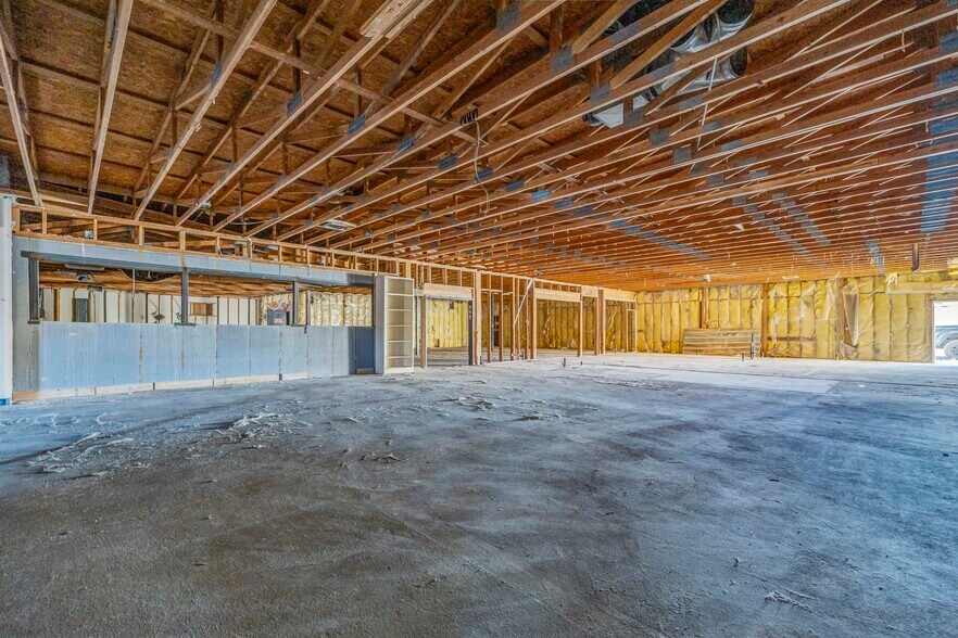 More Photos Of 101 S Gum St, Kennewick Sports And Entertainment For Sale
