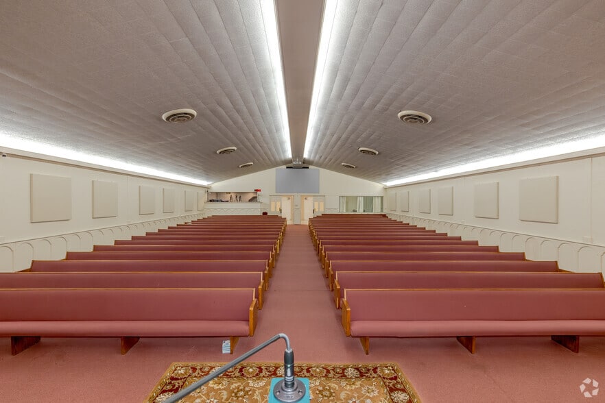 More Photos Of 2915 Broadway Blvd, Garland Religious Facility For Sale