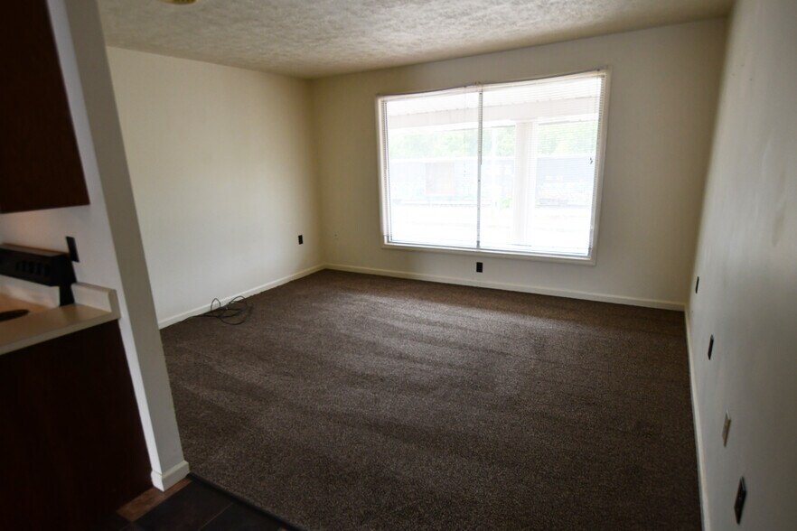 More Photos Of 727 River Dr, Irvine Apartments For Sale