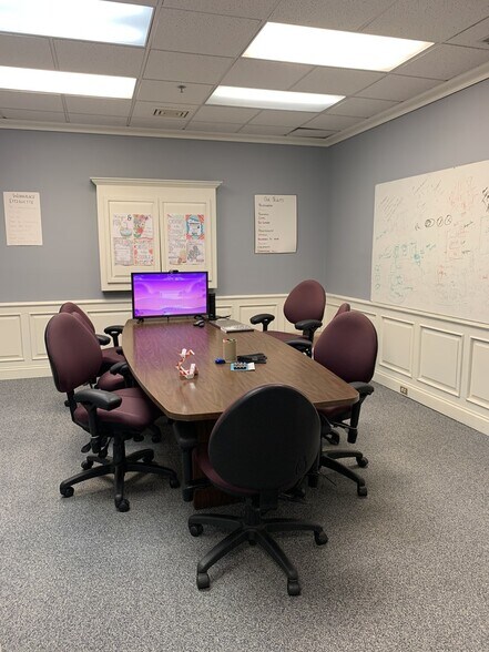 More Photos Of 7939 Morris Rd, Fairfield Township General Retail For Lease