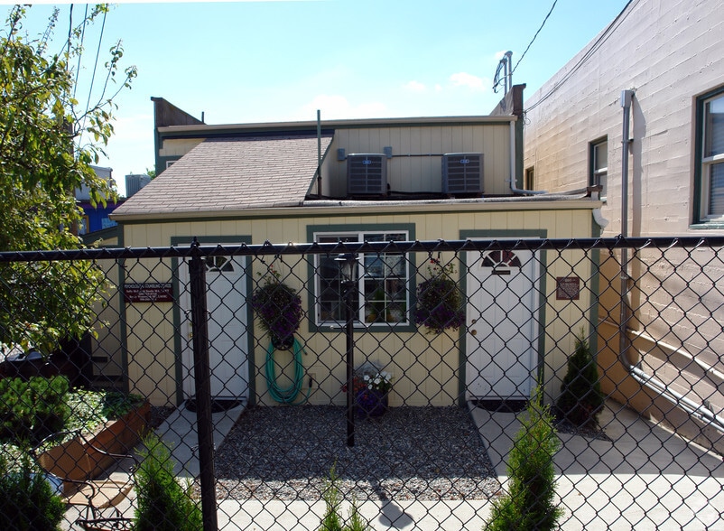 More Photos Of 18978 Front St, Poulsbo Storefront Retail Office For Sale