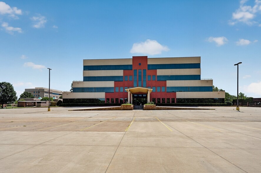 More Photos Of 13321 N Meridian Ave, Oklahoma City Medical For Lease