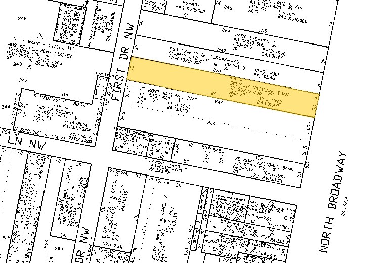 More Photos Of 152 N Broadway St, New Philadelphia Office For Lease