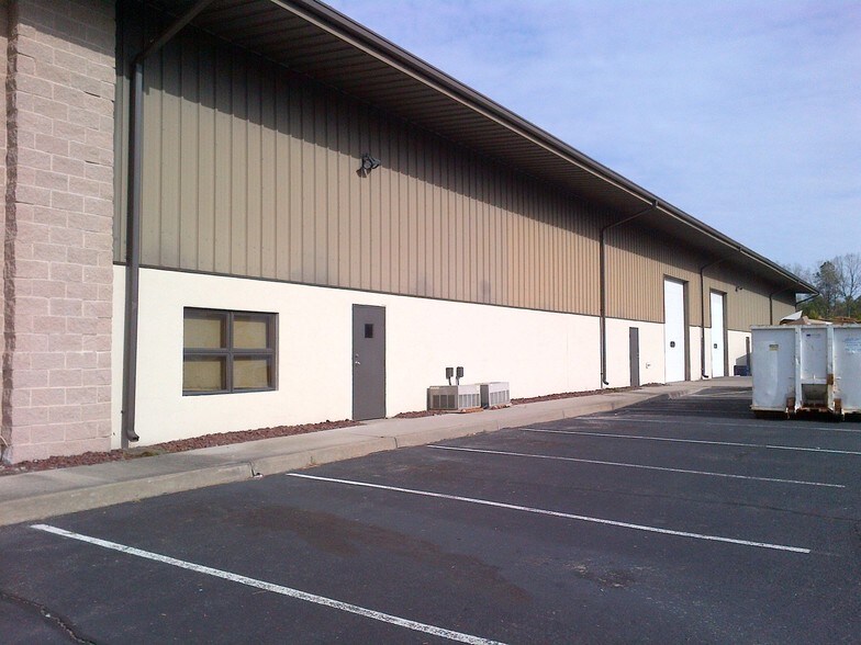 More Photos Of 5146 W Hurley Pond Rd, Wall Township Warehouse For Lease