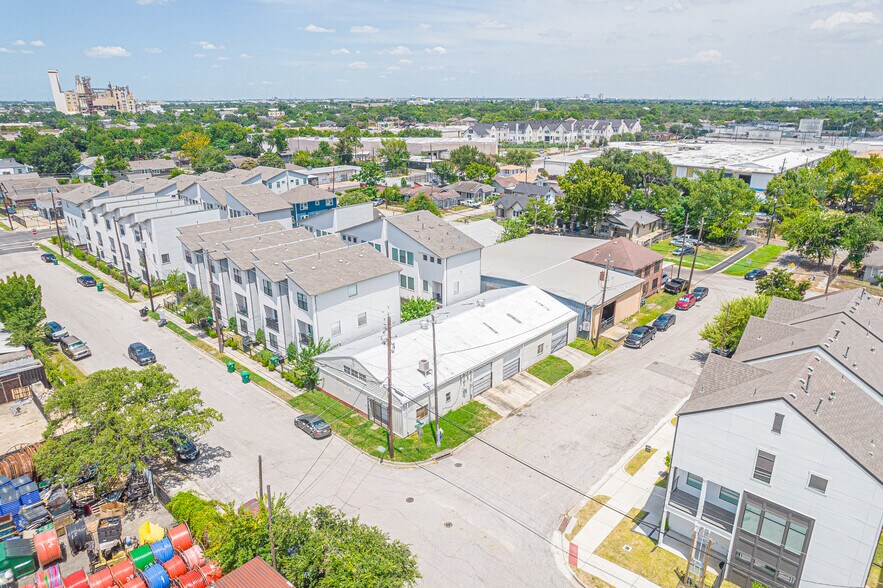 More Photos Of 1714 Hussion St, Houston Industrial For Sale