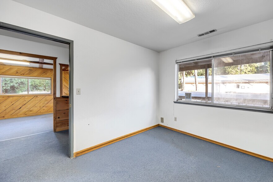 More Photos Of 24274 CA-108, Twain Harte Office For Sale