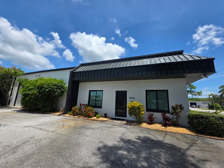 More Photos Of 1401 22nd St N, Saint Petersburg Manufacturing For Lease