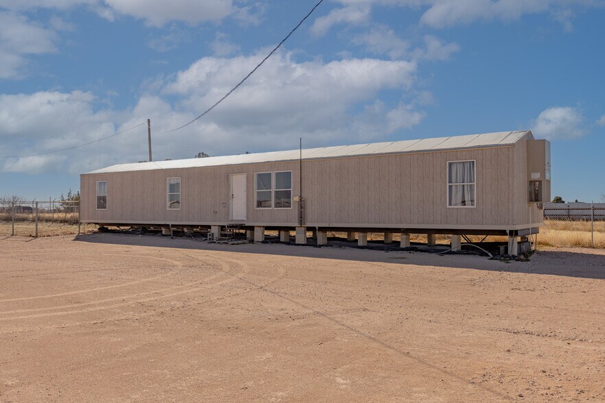 More Photos Of 9604 W County Road 152, Midland Warehouse For Lease